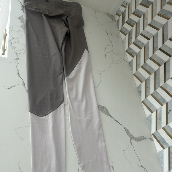 Lululemon Speed Wunder Tight Leggings Grey White size 4 - Picture 9 of 9